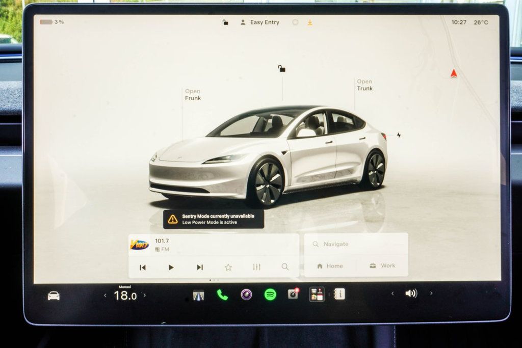 Tesla Model 3 photo 23
