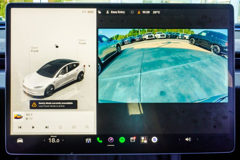 Tesla Model 3 photo 25