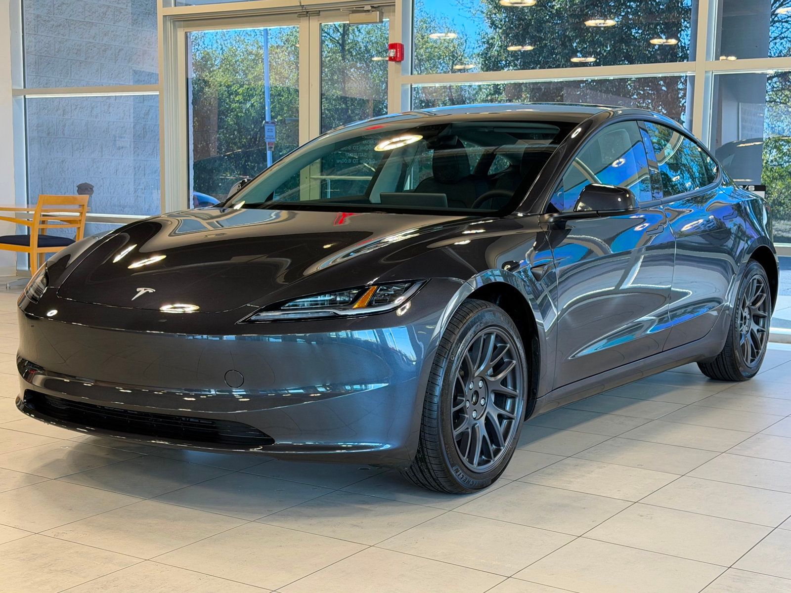 2025 Tesla Model 3 Long Range photo 4