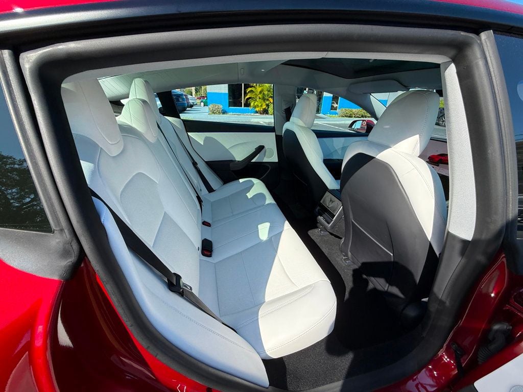2025 Tesla Model 3 Long Range RWD - 22934378 - 24