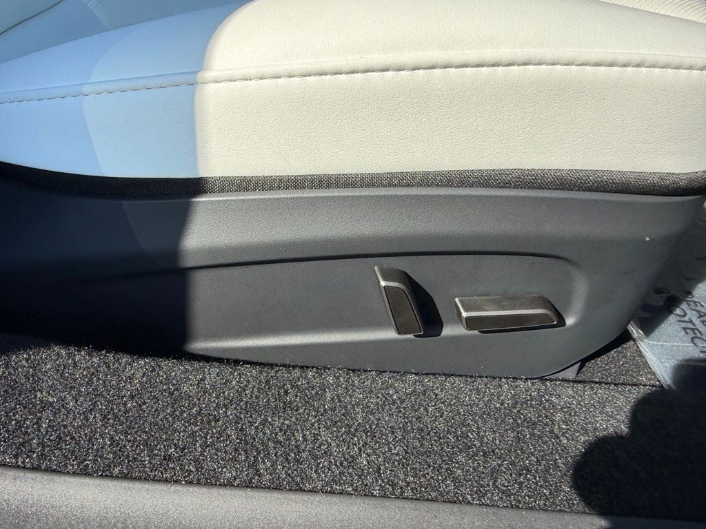 2025 Tesla Model 3 Long Range RWD - 22934378 - 30