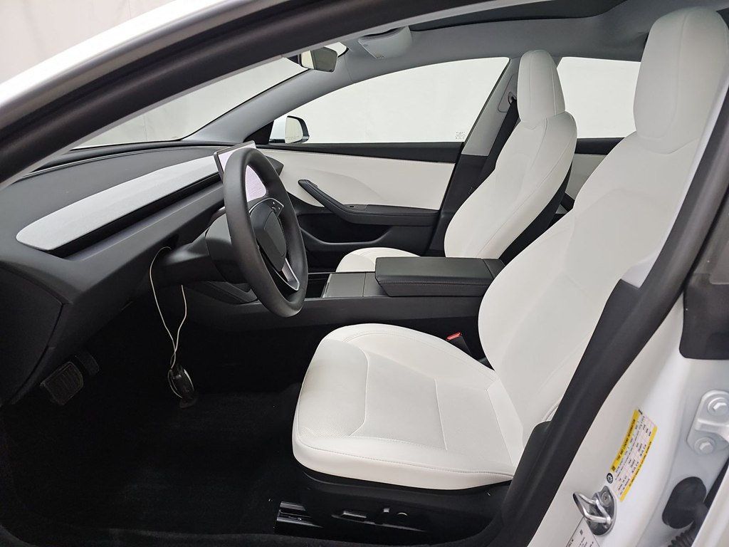 2025 Tesla Model 3 PEARL WHITE UPGRADE PAINT! 18 INCH PHOTON WHEELS! WHITE GUTS! - 22948406 - 13