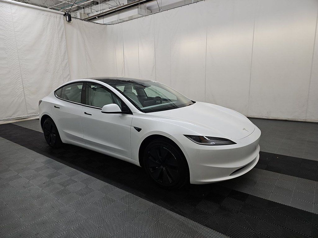 2025 Tesla Model 3 PEARL WHITE UPGRADE PAINT! 18 INCH PHOTON WHEELS! WHITE GUTS! - 22948406 - 3