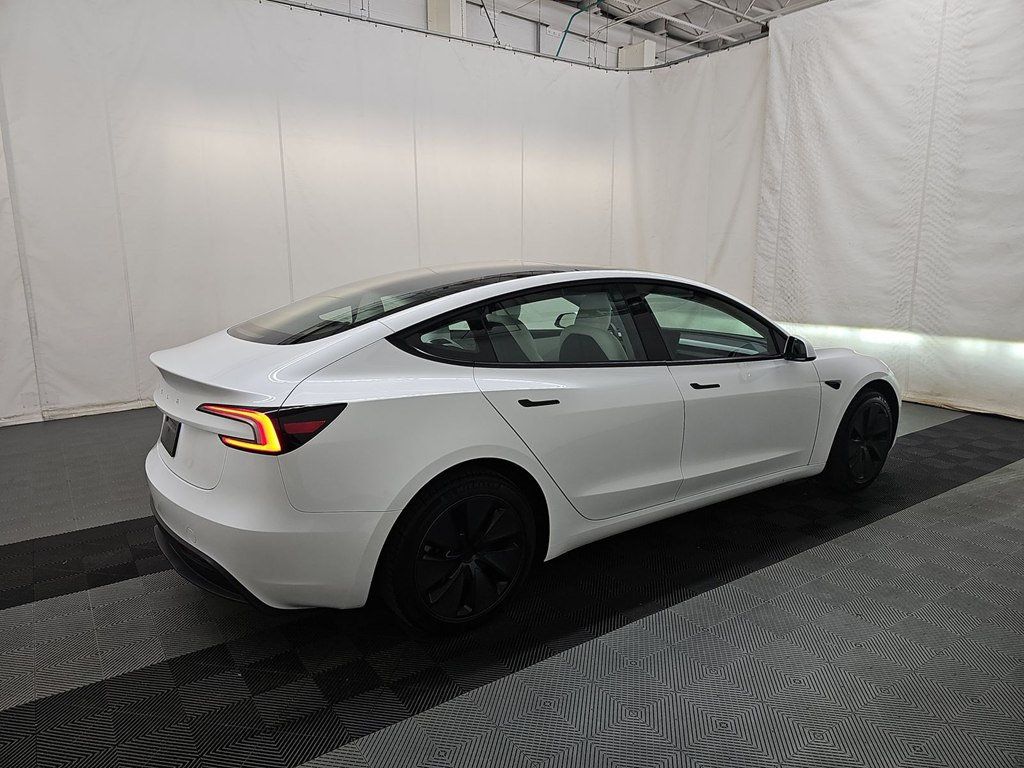 2025 Tesla Model 3 PEARL WHITE UPGRADE PAINT! 18 INCH PHOTON WHEELS! WHITE GUTS! - 22948406 - 4