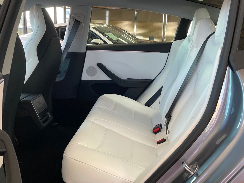 2025 Tesla Model 3 Performance photo 24