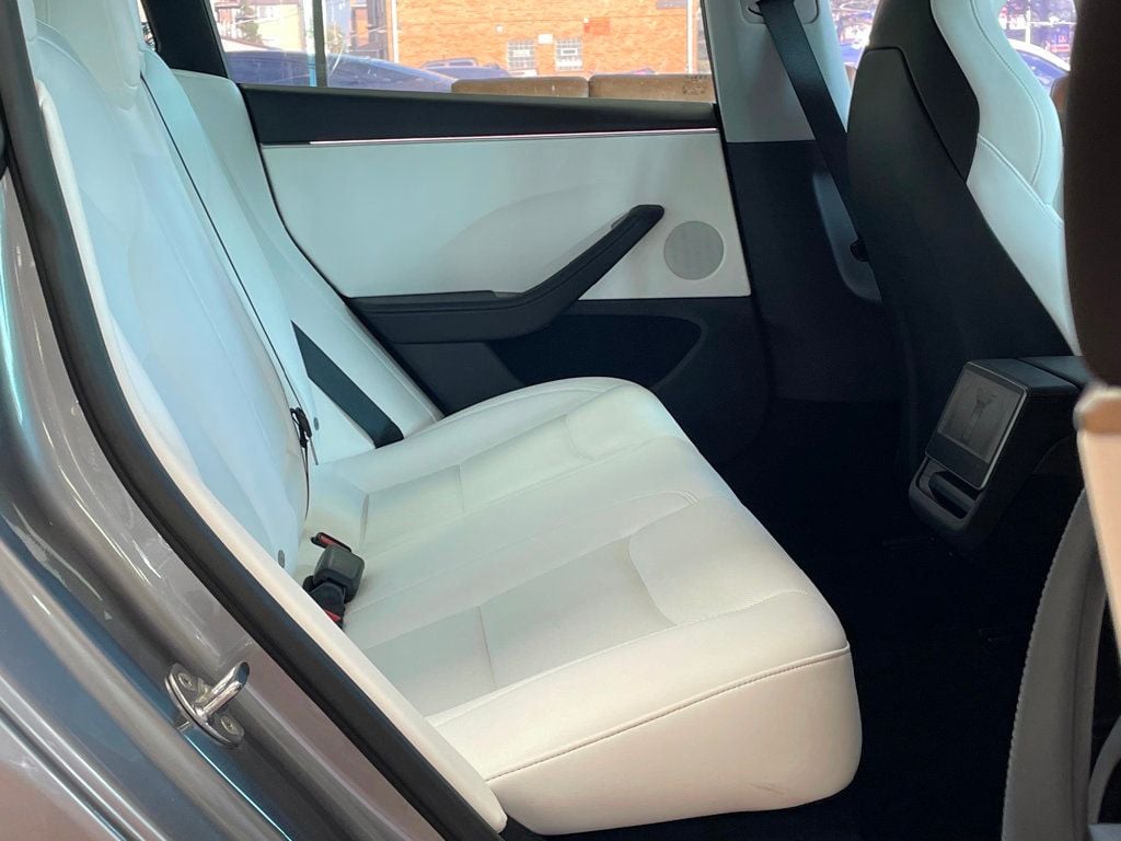 2025 Tesla Model 3 Performance photo 28