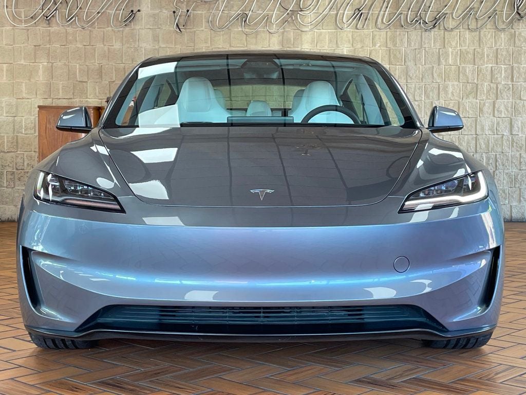 2025 Tesla Model 3 Performance photo 4