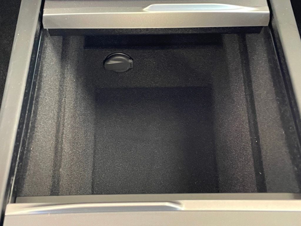 2025 Tesla Model 3 Performance photo 41