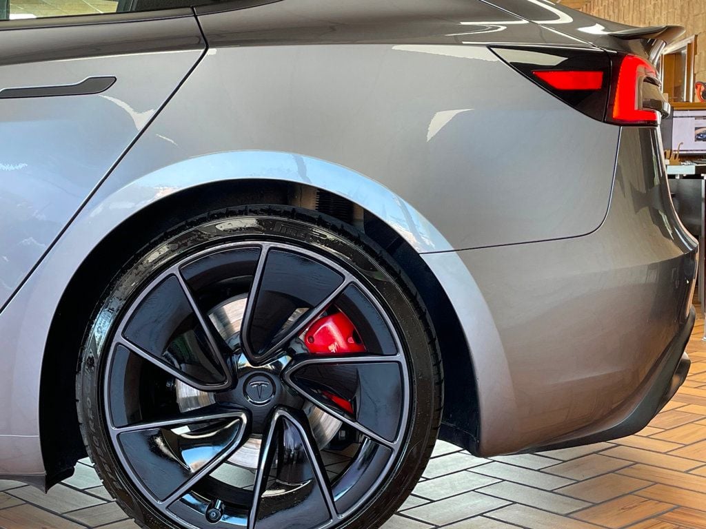 2025 Tesla Model 3 Performance photo 8