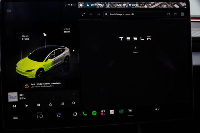 2025 Tesla Model 3 Performance AWD - 23028557 - 22