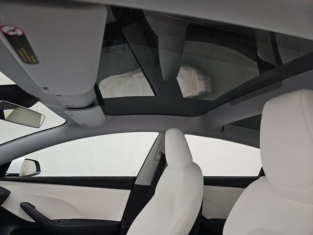 2025 Tesla Model 3 REAR SCREEN PEARL WHITE PAINT 18 INCH PHOTON WHEELS! WHITE GUTS! - 22948406 - 8
