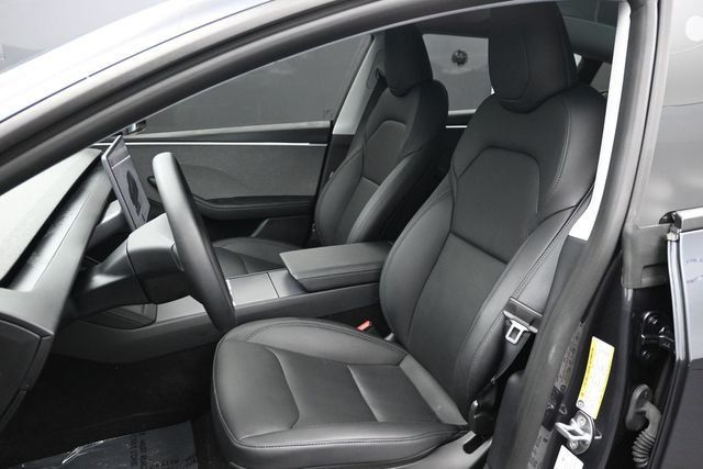 2025 Tesla Model 3 Standard RWD - 23030843 - 4