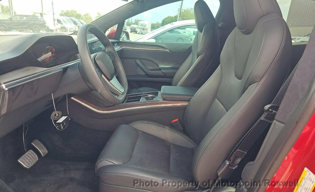 2025 Tesla Model X photo 3