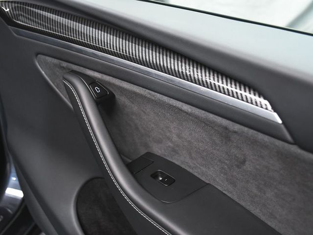 2025 Tesla Model Y Long Range - 22994138 - 19