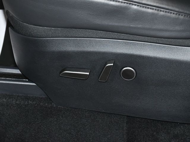 2025 Tesla Model Y Long Range - 22994138 - 41