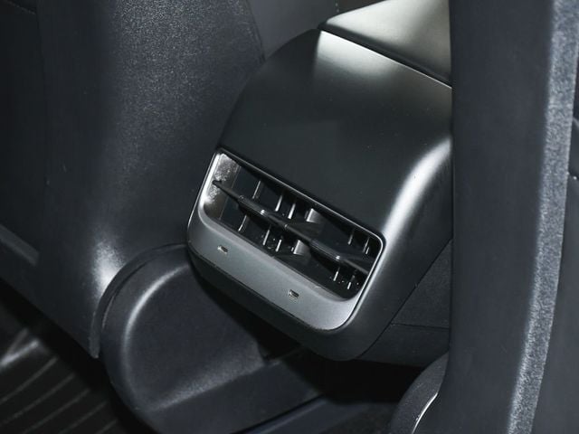 2025 Tesla Model Y Long Range - 22994138 - 45
