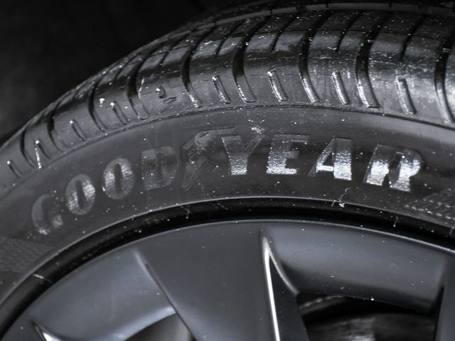 2025 Tesla Model Y Long Range - 22994138 - 70