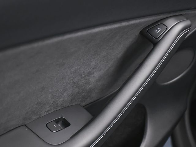 2025 Tesla Model Y Long Range - 23011162 - 16