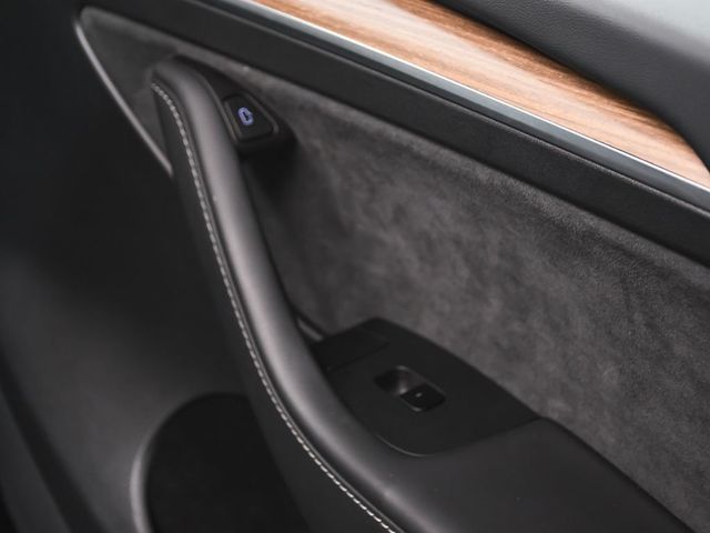 2025 Tesla Model Y Long Range - 23011162 - 22