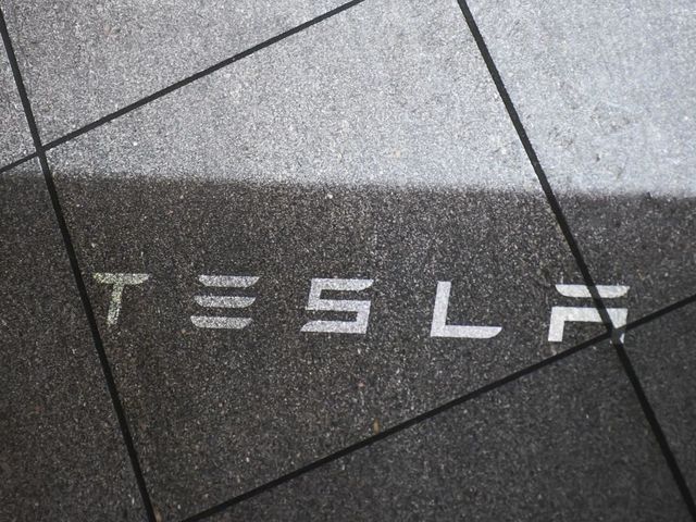 2025 Tesla Model Y Long Range - 23011162 - 24