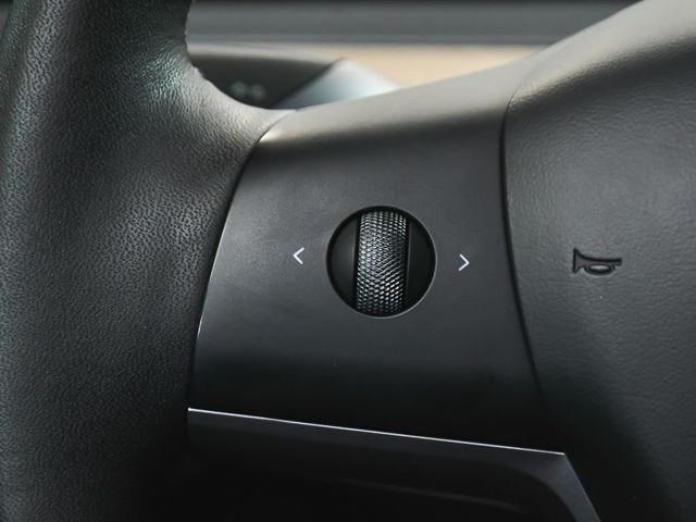 2025 Tesla Model Y Long Range - 23011162 - 36