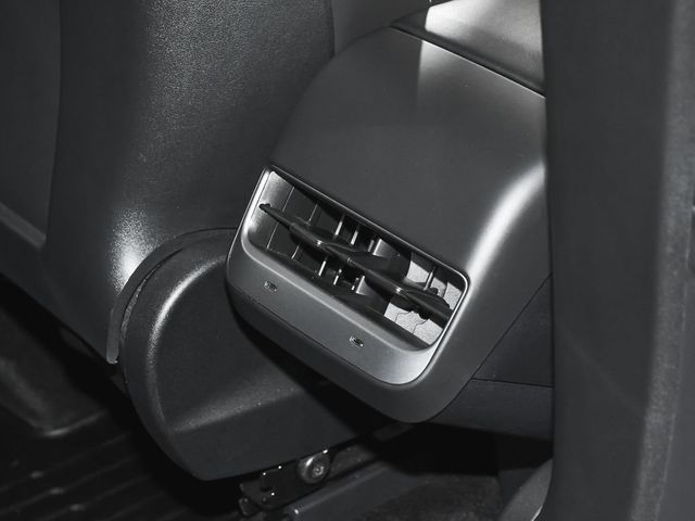 2025 Tesla Model Y Long Range - 23011162 - 50