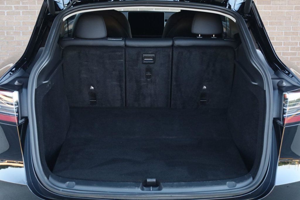 Tesla Model Y photo 13