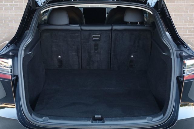 2025 Tesla Model Y Long Range - 23083408 - 12