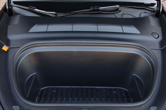 2025 Tesla Model Y Long Range - 23083408 - 13