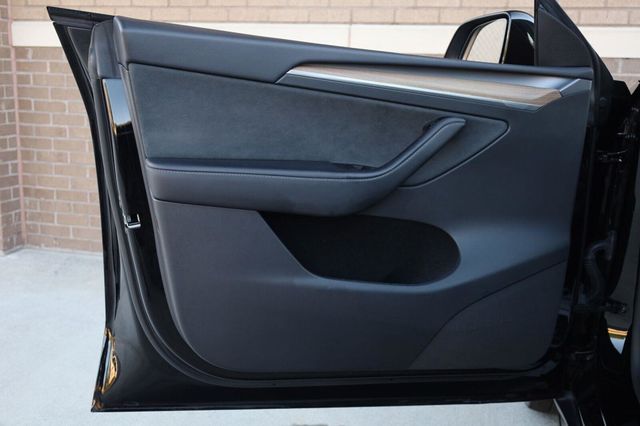2025 Tesla Model Y Long Range - 23083408 - 14