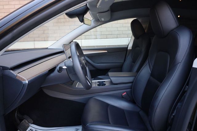 2025 Tesla Model Y Long Range - 23083408 - 16