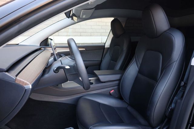 2025 Tesla Model Y Long Range - 23083408 - 17