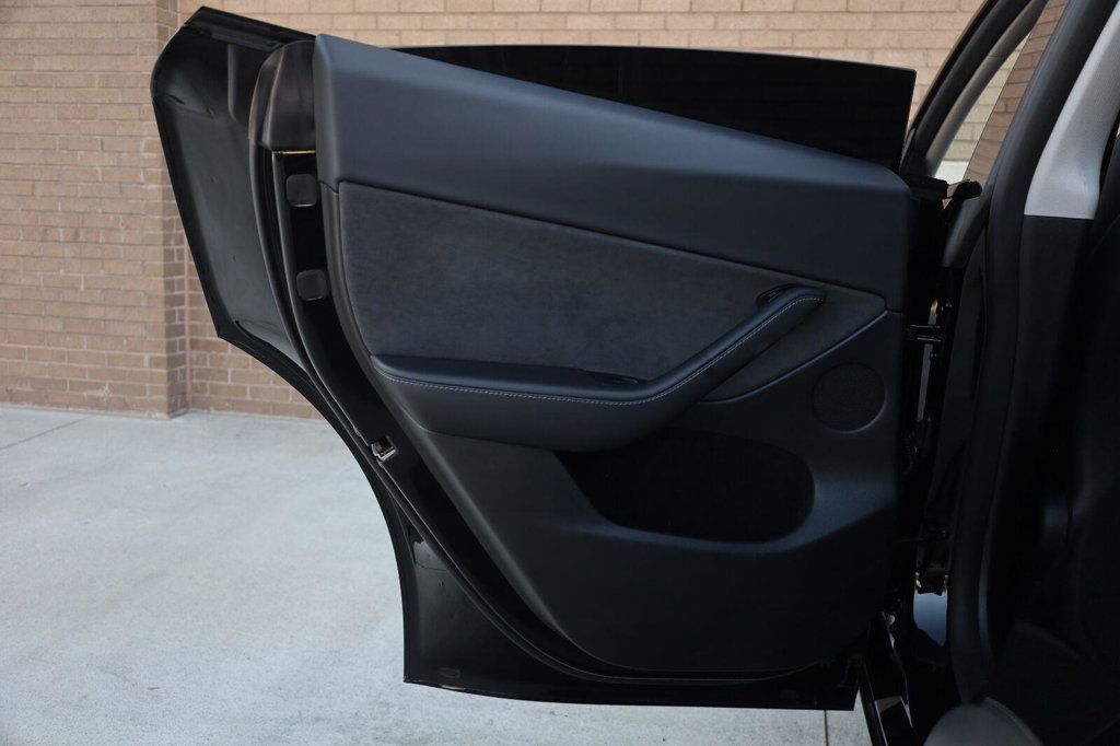 Tesla Model Y photo 20