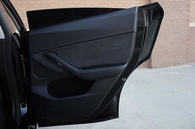 2025 Tesla Model Y Long Range - 23083408 - 22