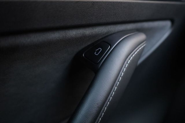 2025 Tesla Model Y Long Range - 23083408 - 36