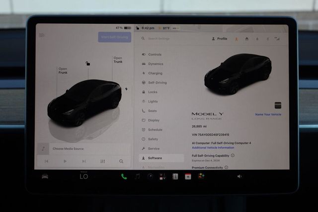 2025 Tesla Model Y Long Range - 23083408 - 44