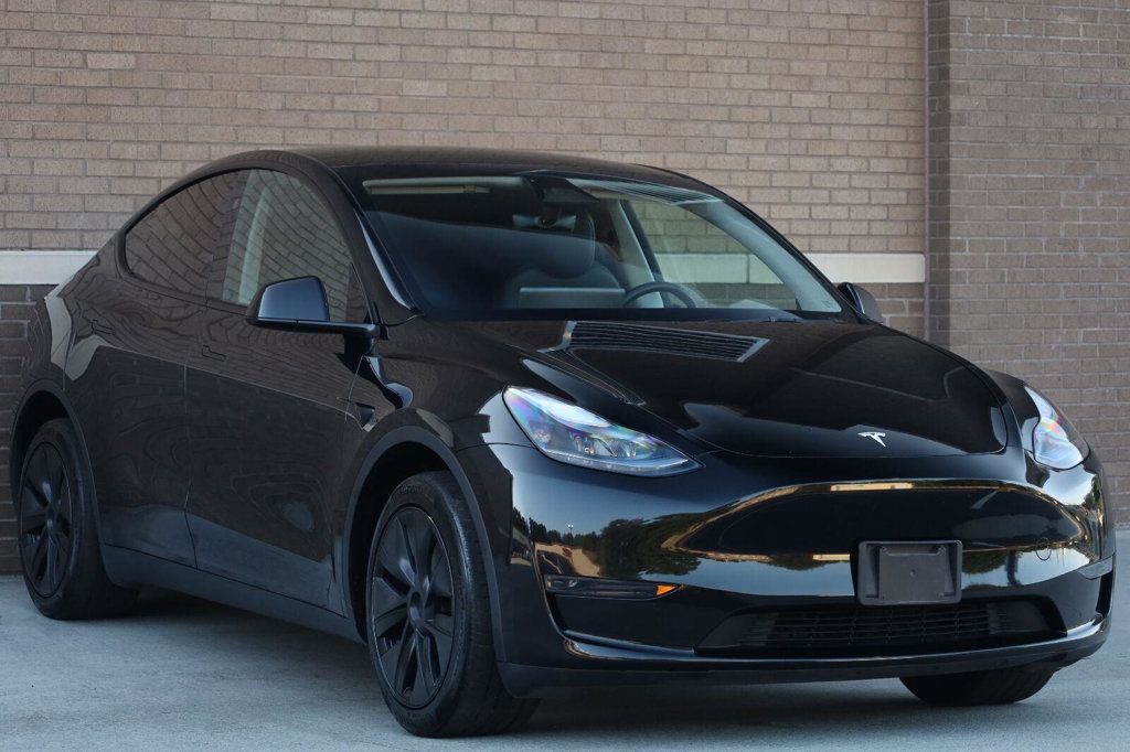 Tesla Model Y photo 7