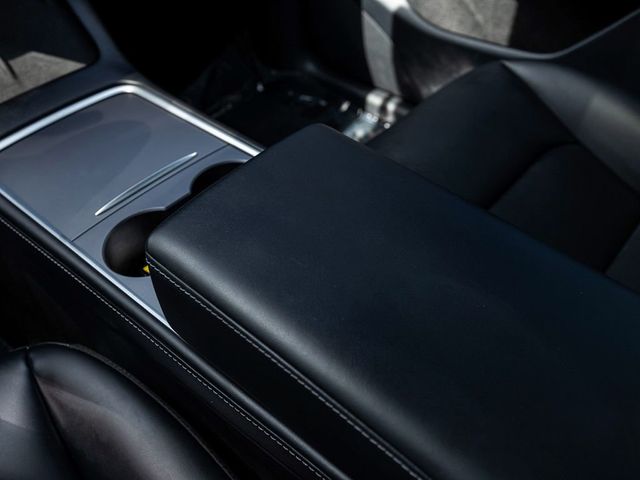 2025 Tesla Model Y Long Range - 23078120 - 21