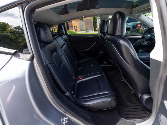 2025 Tesla Model Y Long Range - 23078120 - 24