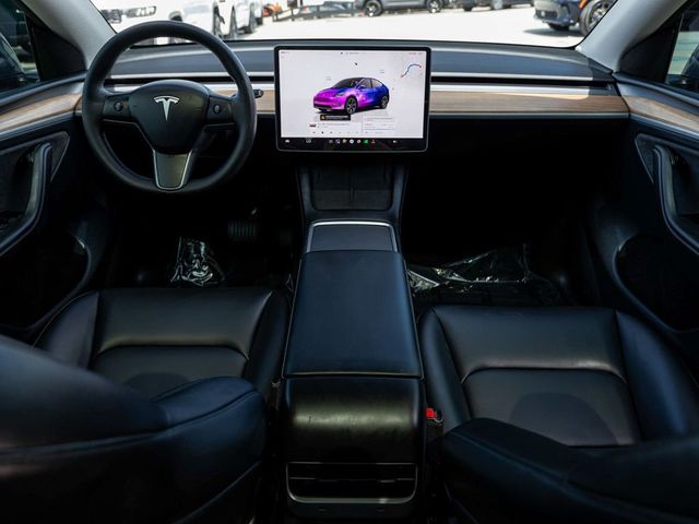 2025 Tesla Model Y Long Range - 23078120 - 26