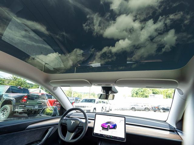2025 Tesla Model Y Long Range - 23078120 - 28