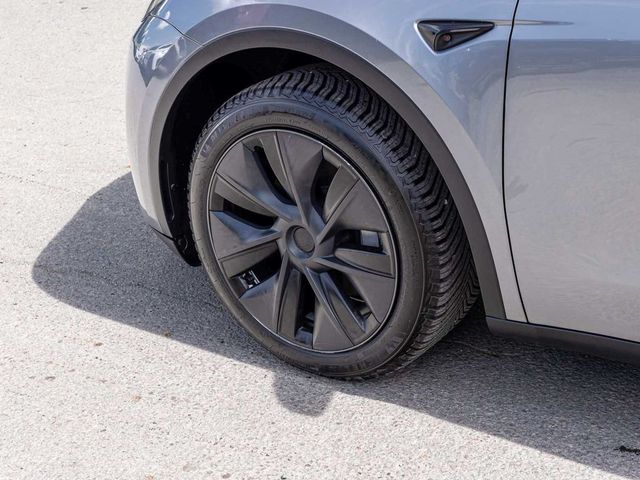 2025 Tesla Model Y Long Range - 23078120 - 6