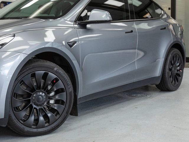 2025 Tesla Model Y Long Range AWD - 22983164 - 13