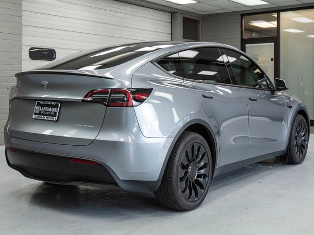 2025 Tesla Model Y Long Range AWD - 22983164 - 26