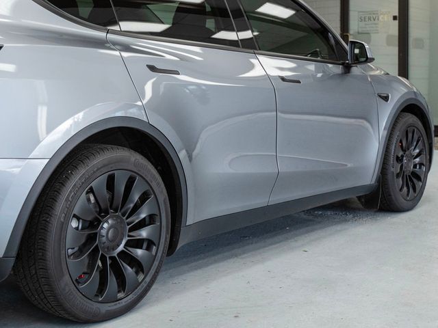 2025 Tesla Model Y Long Range AWD - 22983164 - 28
