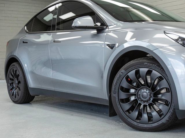 2025 Tesla Model Y Long Range AWD - 22983164 - 8