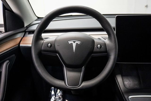 2025 Tesla Model Y Long Range AWD - 23024114 - 13