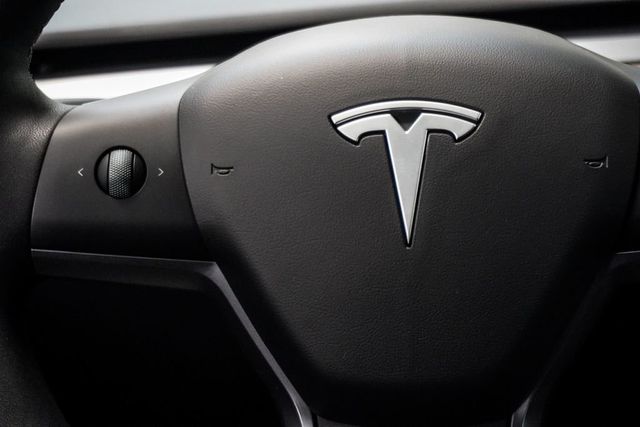 2025 Tesla Model Y Long Range AWD - 23024114 - 15