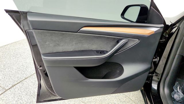 2025 Tesla Model Y Long Range AWD - 23018222 - 10