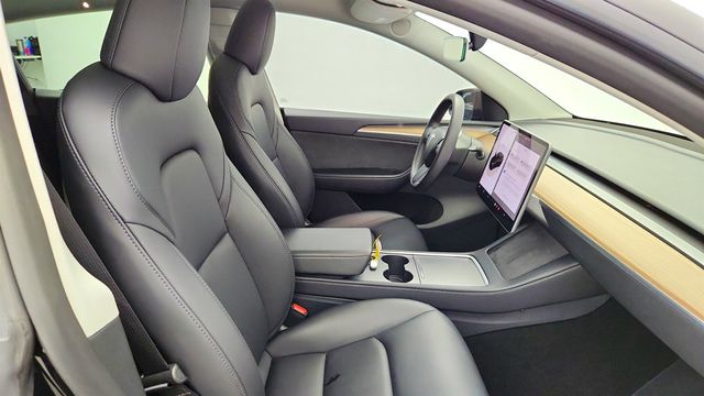 2025 Tesla Model Y Long Range AWD - 23018222 - 27